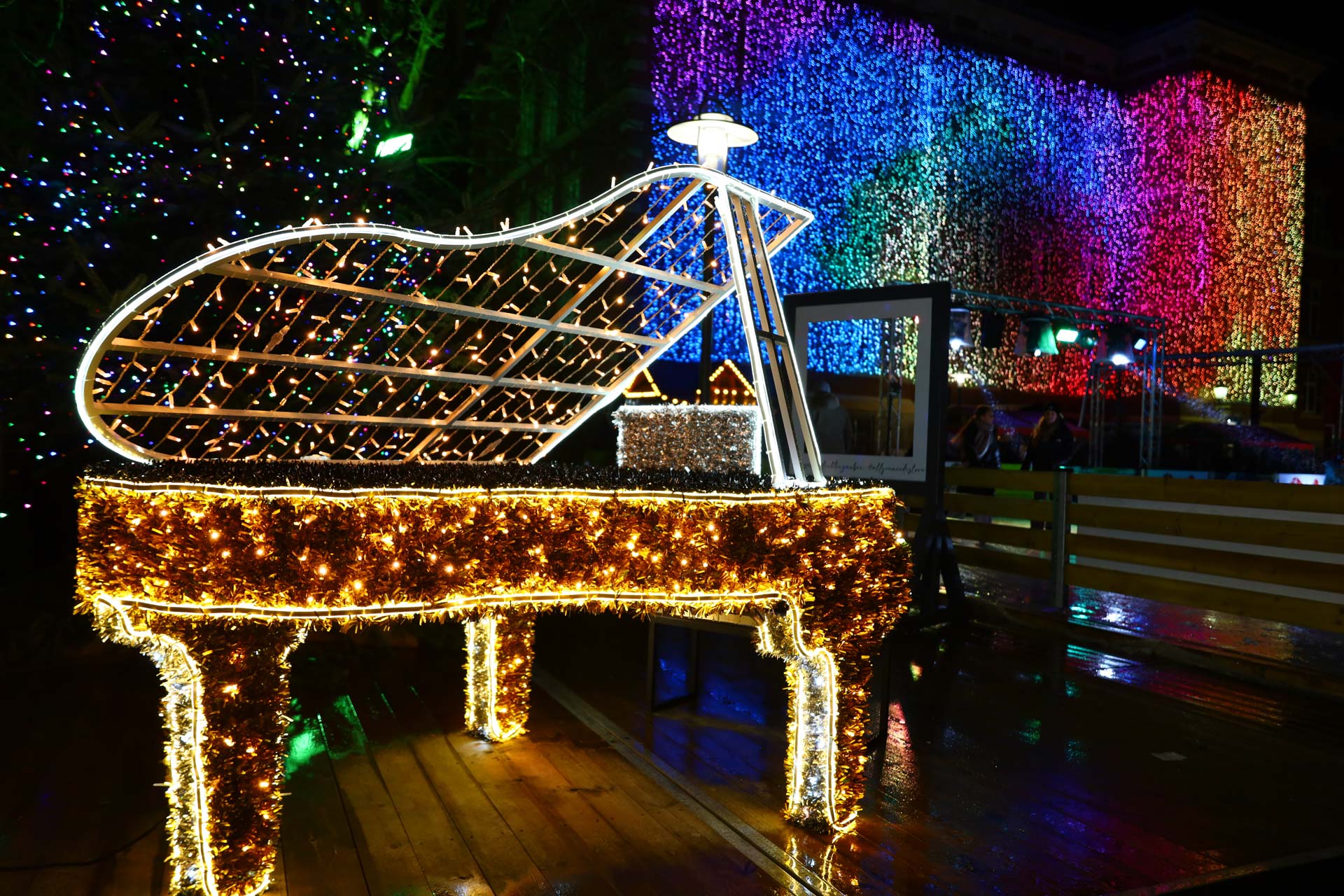 IMG_4353 Lichtklavier auf dem Weihnachtsmarkt